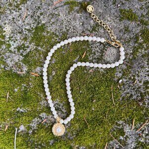 Vintage Givenchy Faux Pearl Gold Medallion Rolo Chain Choker Necklace 15-17"